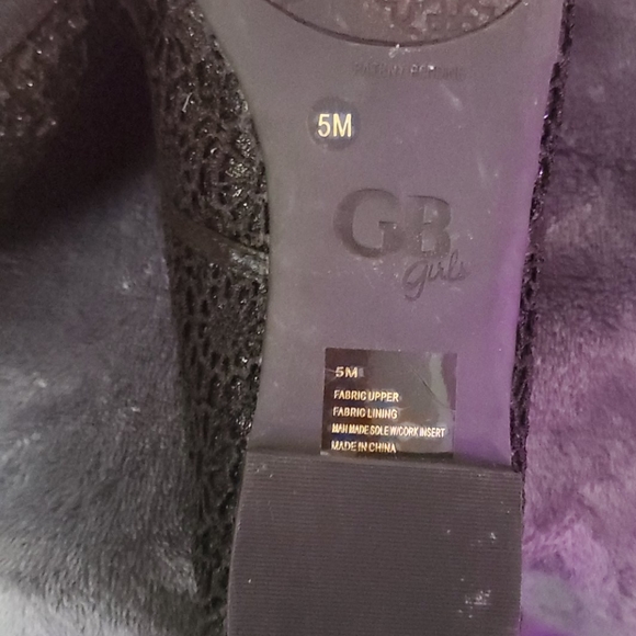 Flats - Picture 3 of 3